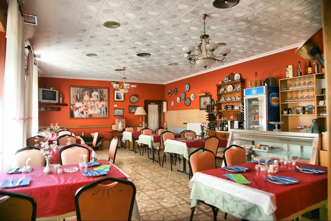 Hostal Restaurante Milan II Сан-Клементе Экстерьер фото
